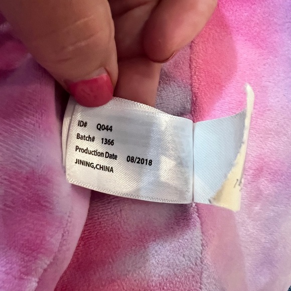 Squishmallows Lola the Unicorn Tie Dye Valentine Plush by Kelly Toys - Picture 8 of 10